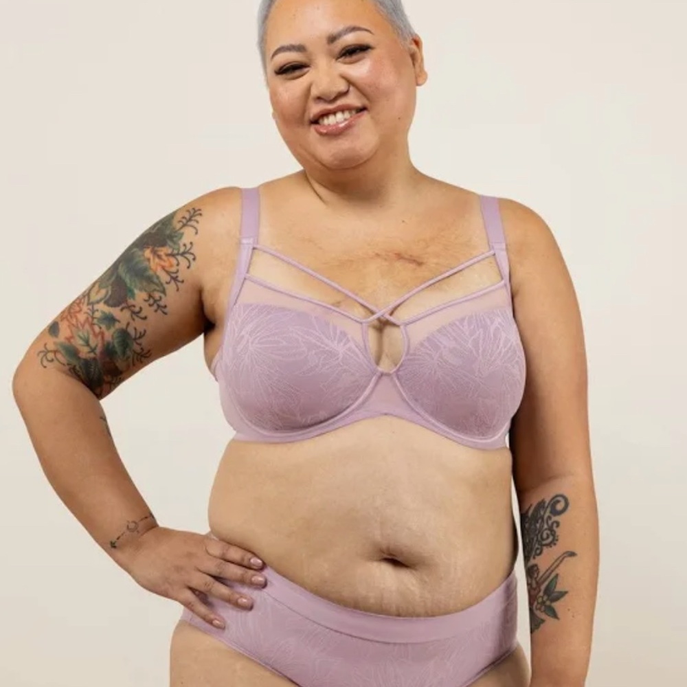 Understance Harper Smooth Lace FlexWire Strappy Soft Cup Bra